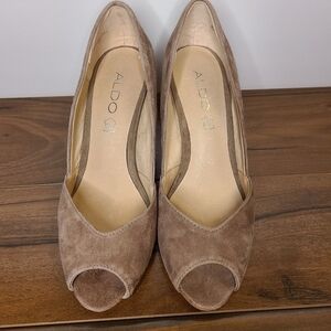 Aldo Tan Beige Suede Open Peep Toe Kitten Heels Size 37 Business Career Classic